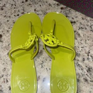 Selling Tory Burch leaf green  mini miller flat thong - Tpu